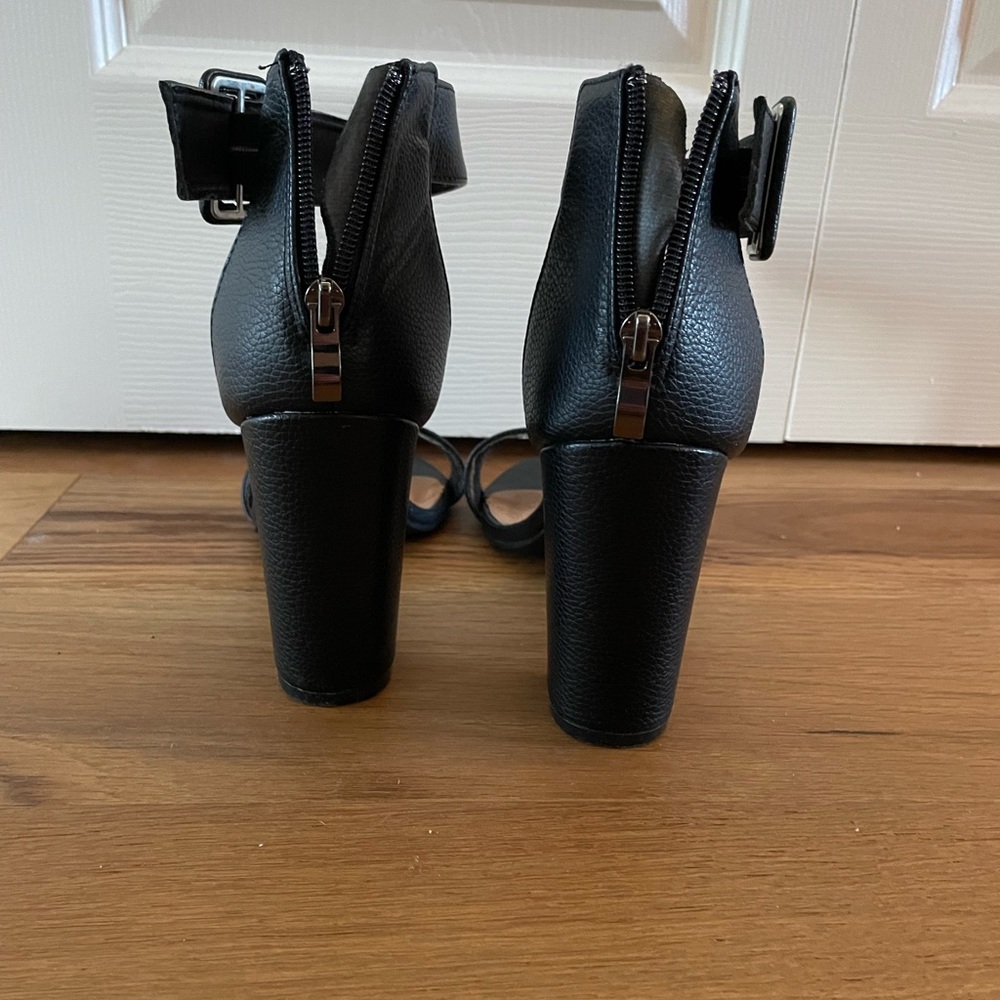 Black Heels - Picture 6 of 6